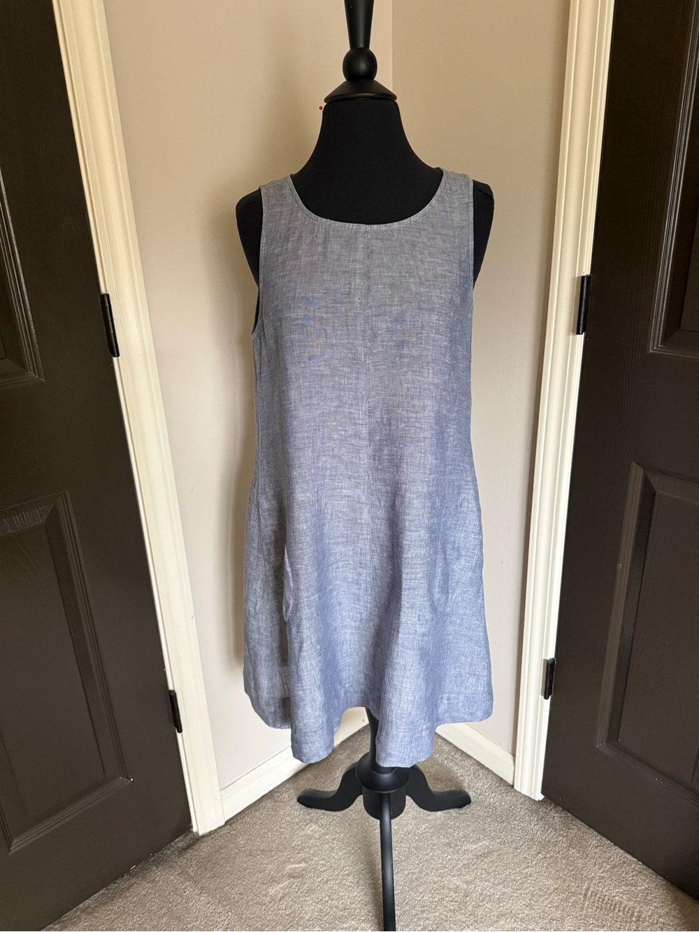 Saint Tropez West linen Sleeveless Chambray Shift Dress in Light Blue